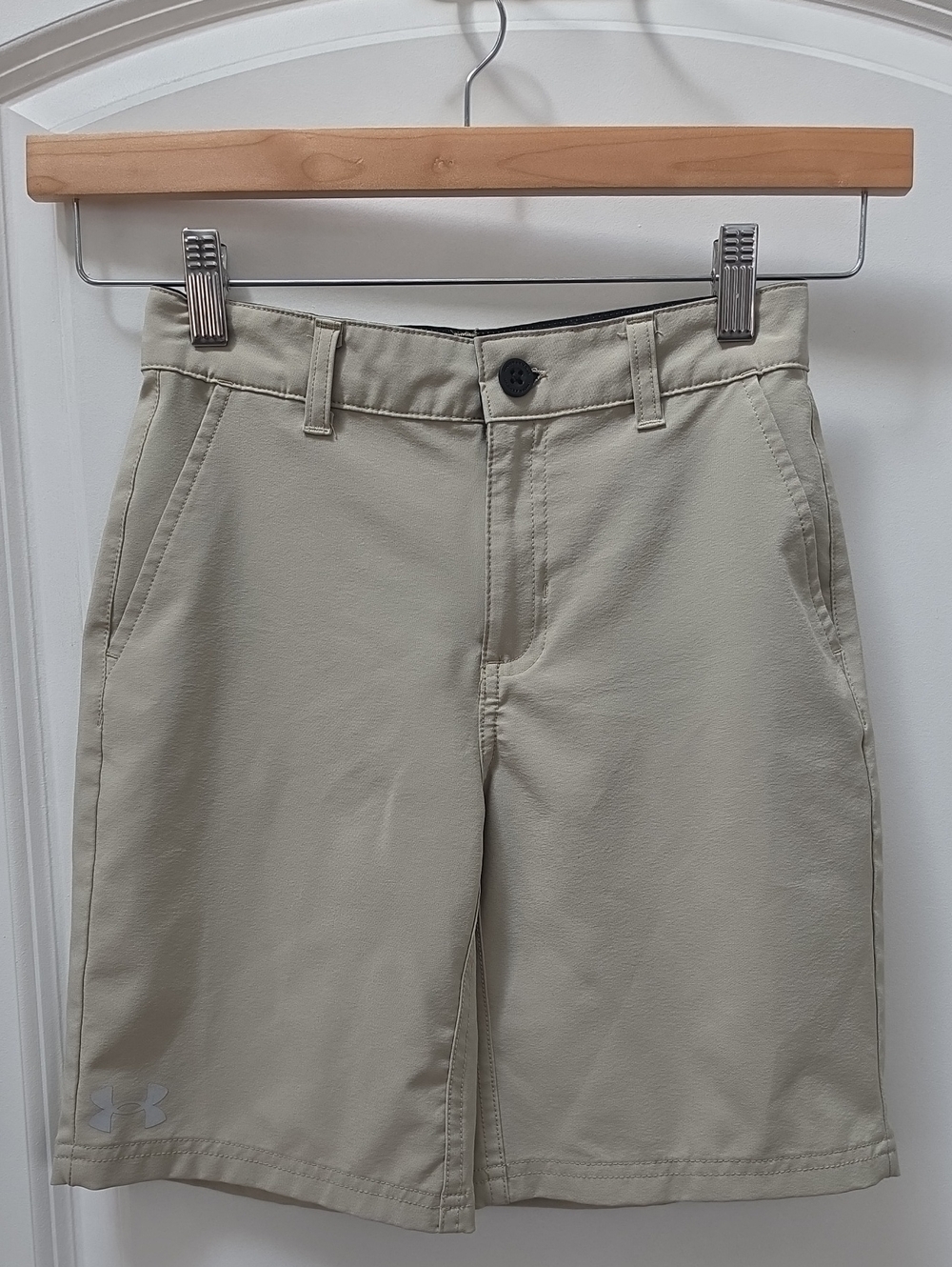 Under Armour Boys' Beige Performance Golf Shorts